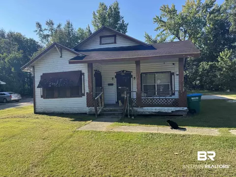 194 E Ashley St, Atmore, AL 36502