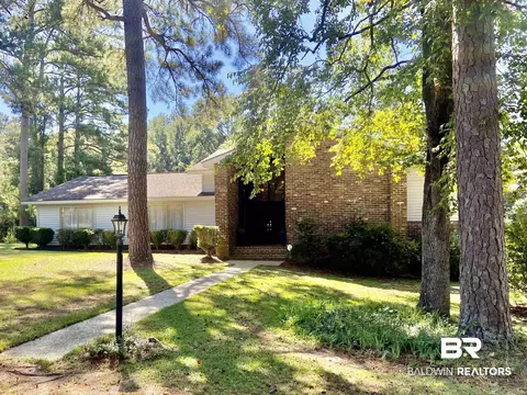 272 Longleaf Cir, Monroeville, AL 36460