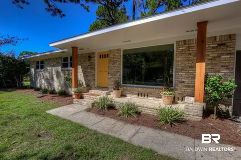 353 Patlynn Dr, Fairhope, AL 36532