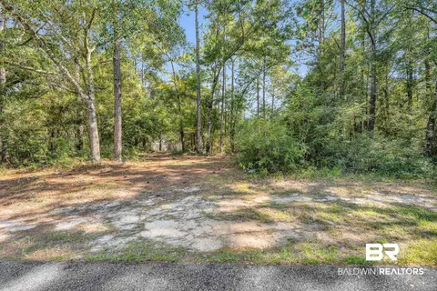 132 Greenbay Dr, Daphne, AL 36526