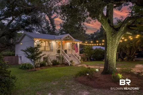 351 S School St, Fairhope, AL 36532
