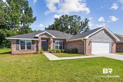 5658 Midfielder Dr, Pensacola, FL 32526