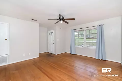 320 Vanderbilt Dr, Mobile, AL 36608 photo 9