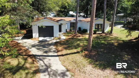 110 Meadow Wood Dr, Daphne, AL 36526