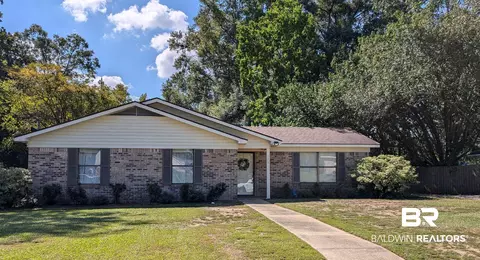 126 Sylvania St, Brewton, AL 36426