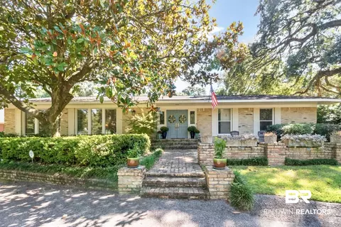 251 Suffolk Rd, Mobile, AL 36608