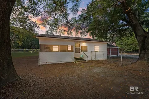 287 Green Rd, Castleberry, AL 36432