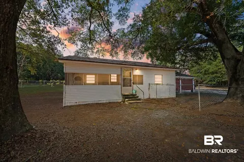 287 Green Rd, Castleberry, AL 36432