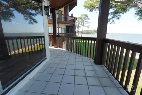3851 Spinnaker Dr #101, Gulf Shores, AL 36542