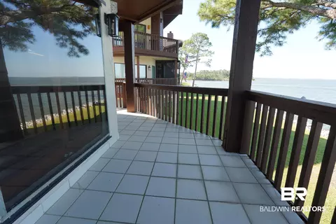 3851 Spinnaker Dr #101, Gulf Shores, AL 36542