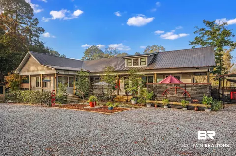 614 Nichols Ave, Fairhope, AL 36532