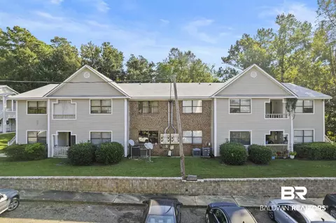 110 5th St #C-103, Daphne, AL 36526