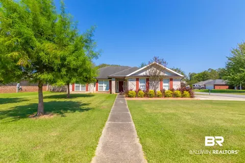 16858 Heartland Cir, Robertsdale, AL 36567
