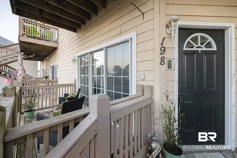 4 Yacht Club Dr #198, Daphne, AL 36526