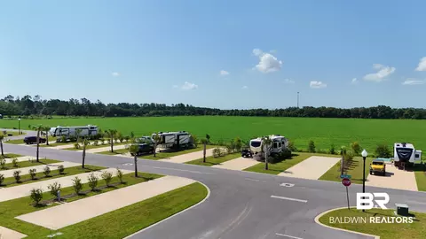 819 Vacation Cir, Foley, AL 36535