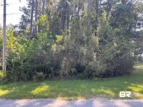 8897 County Road 12, Foley, AL 36535