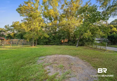 1700 Dominick St, Mobile, AL 36605 photo 2