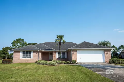 9136 Clubhouse Dr, Foley, AL 36535