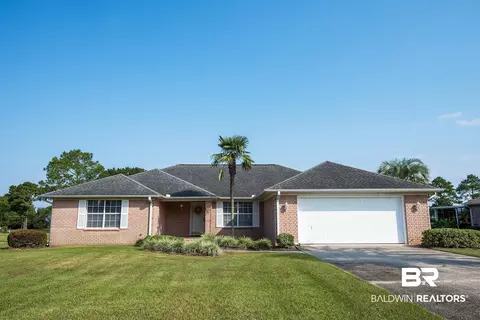 9136 Clubhouse Dr, Foley, AL 36535