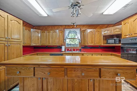 Kitchen - 5211 S Border Dr, Mobile, AL 36608 photo 4 of 5