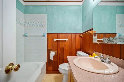 Bath - 5211 S Border Dr, Mobile, AL 36608 photo 1 of 1