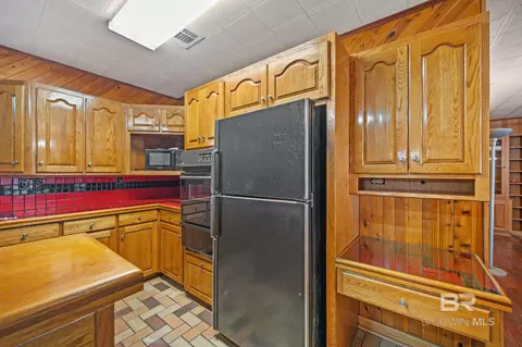 Kitchen - 5211 S Border Dr, Mobile, AL 36608 photo 3 of 5