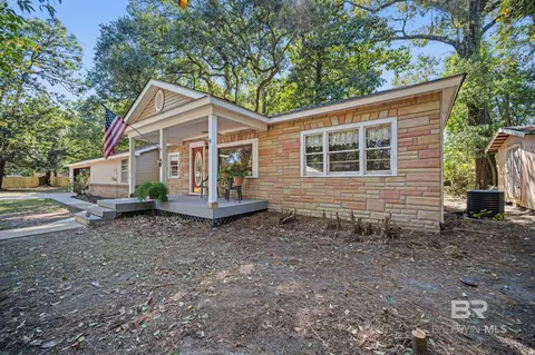 Exterior - 5211 S Border Dr, Mobile, AL 36608 photo 2 of 9