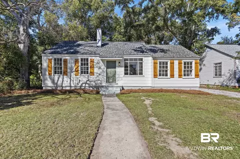 1400 N Cloverleaf Cir, Mobile, AL 36605