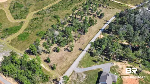 5 Foxtrap Rd, Axis, AL 36505