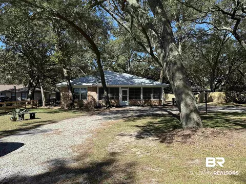 9201 Bayview Dr, Lillian, AL 36549