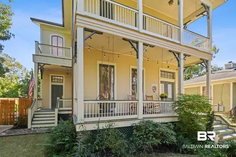1055 New Saint Francis St, Mobile, AL 36604