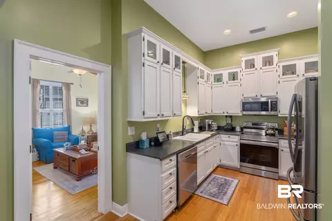 953 Old Shell Rd, Mobile, AL 36604 photo 3