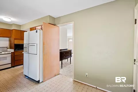602 Markham Dr, Mobile, AL 36609 photo 7