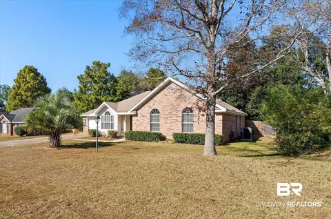 9520 Oak Forest Dr, Mobile, AL 36695