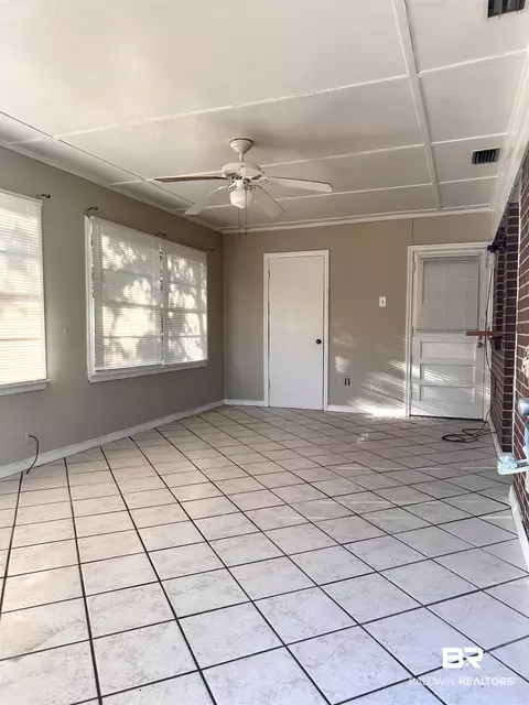 2250 Reve Dr, Mobile, AL 36617 photo 2