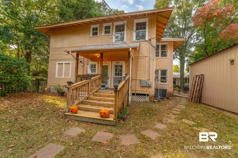 312 1st St, Chickasaw, AL 36611