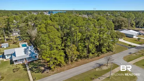 384 W 22nd Ave, Gulf Shores, AL 36542