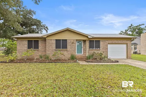 2127 N Pine St, Loxley, AL 36551