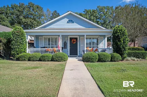 23 Cottage Dr, Fairhope, AL 36532