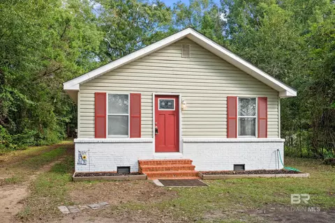 906 N Cedar St, Foley, AL 36535