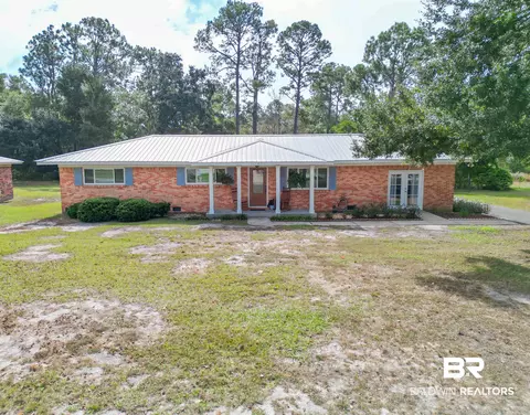 389 W Canal Dr, Gulf Shores, AL 36542
