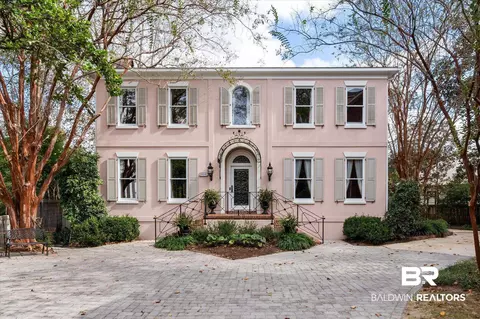 354 Dogwood Ln, Mobile, AL 36608