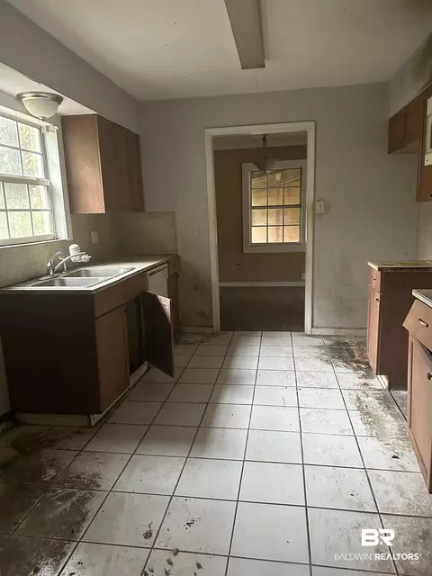 3616 San Juan Dr, Mobile, AL 36609 photo 3