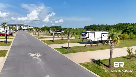 713 Vacation Cir, Foley, AL 36535