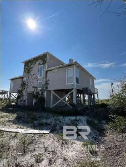 9049 Fish House Rd, Gulf Shores, AL 36542