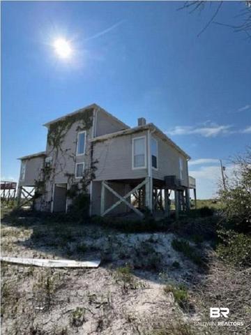 9049 Fish House Rd, Gulf Shores, AL 36542