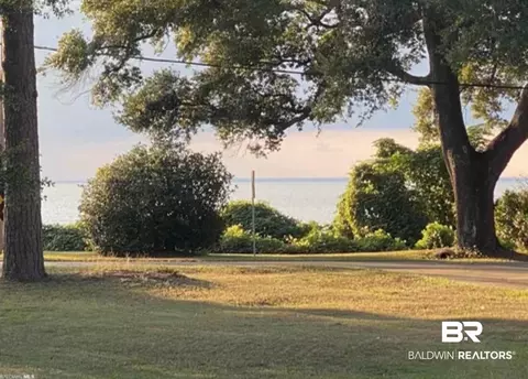 555 S Mobile St, Fairhope, AL 36532