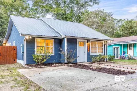 816 E 24th Ave, Gulf Shores, AL 36542
