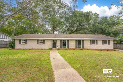 5054 Woodmere St, Mobile, AL 36693