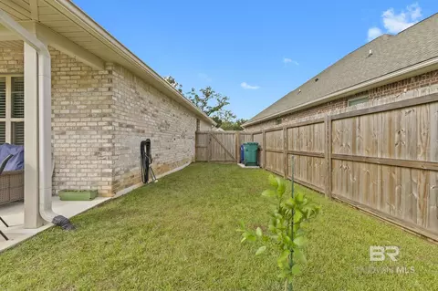 Exterior - 910 Gibson Ct, Foley, AL 36535 photo 7 of 11